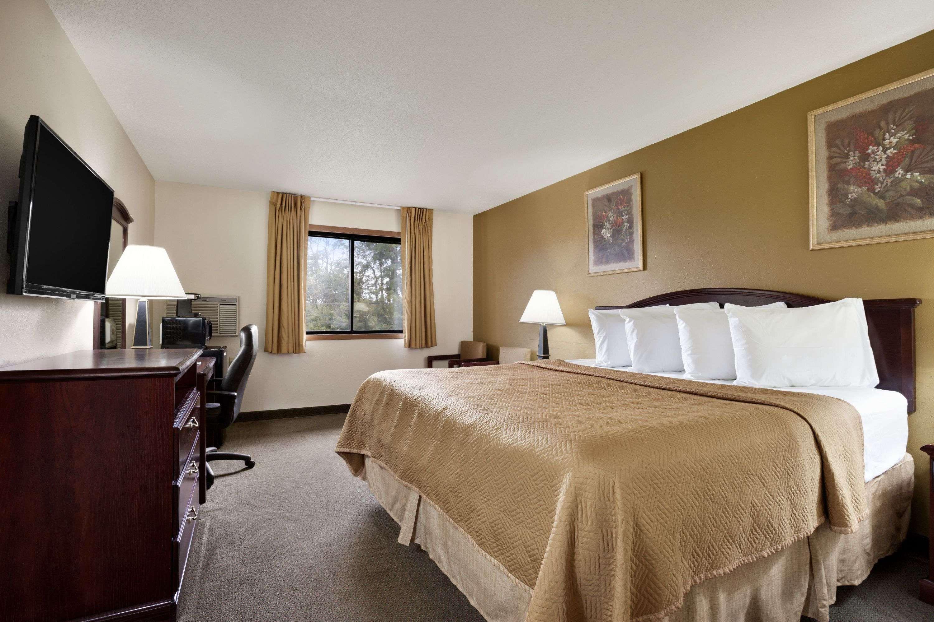 Travelodge By Wyndham La Porte/Michigan City Area Exteriér fotografie